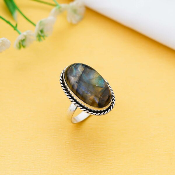 Arts Crystal Ring